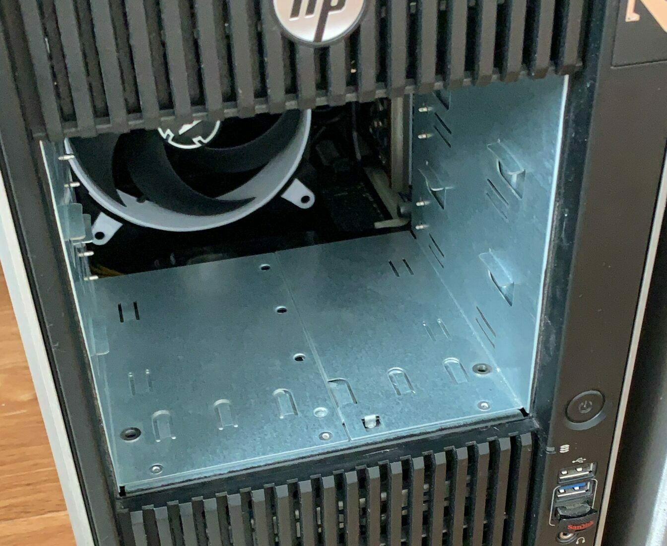 How to make a HP Z820 workstation quieter and cooler Claudio Bräuer